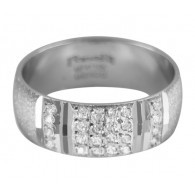 Argolla de 10 kt en oro blanco con 24 zirconias. 